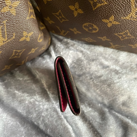 Louis Vuitton Multicles 4 Fuschia Key Holder - Picture 9 of 15